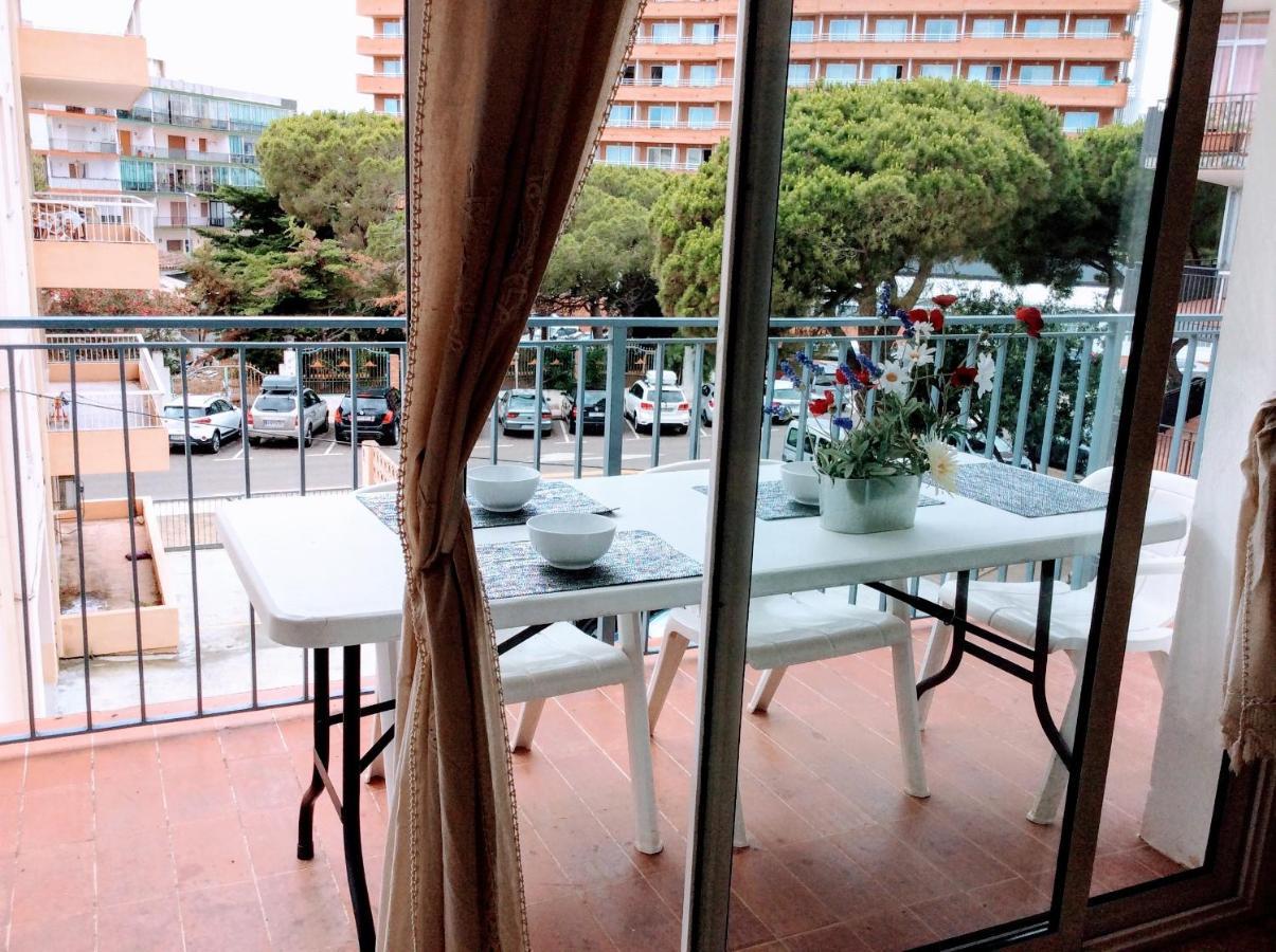 Apartamentos Aquarium. 150 Metros Playa. Roses Exteriér fotografie